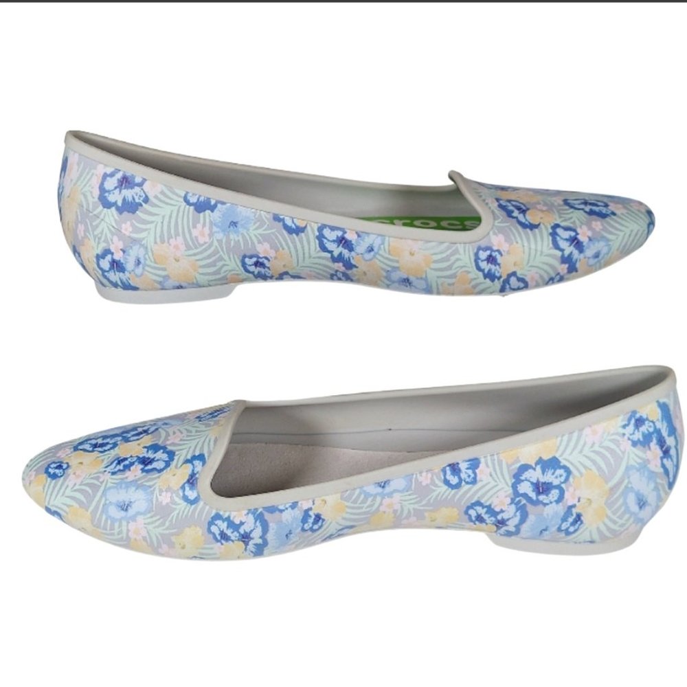 Crocs Eve Graphic women's size 9, flat shoes in floral and gold, standard fit.